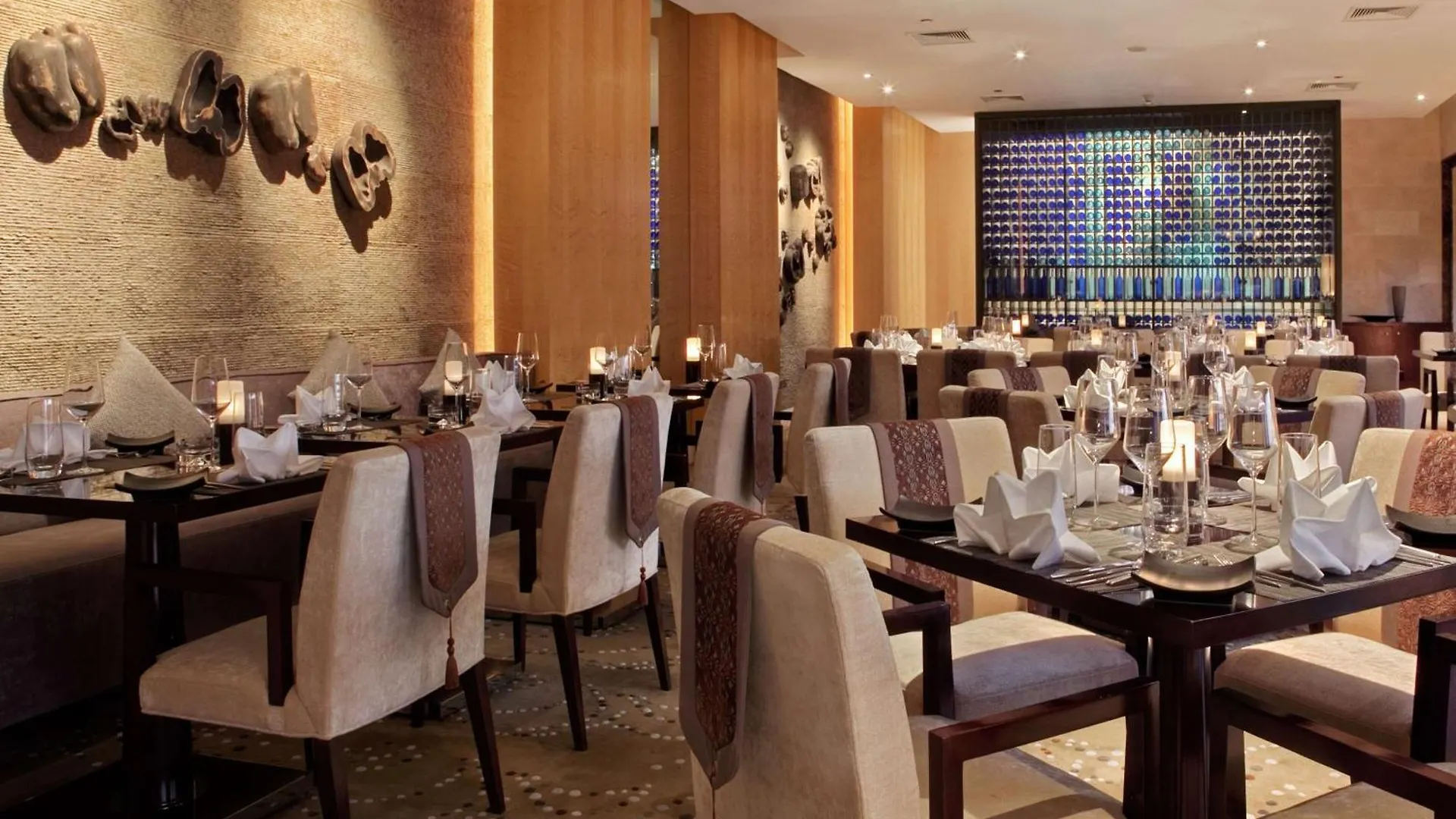 Hilton Luxor Resort & Spa