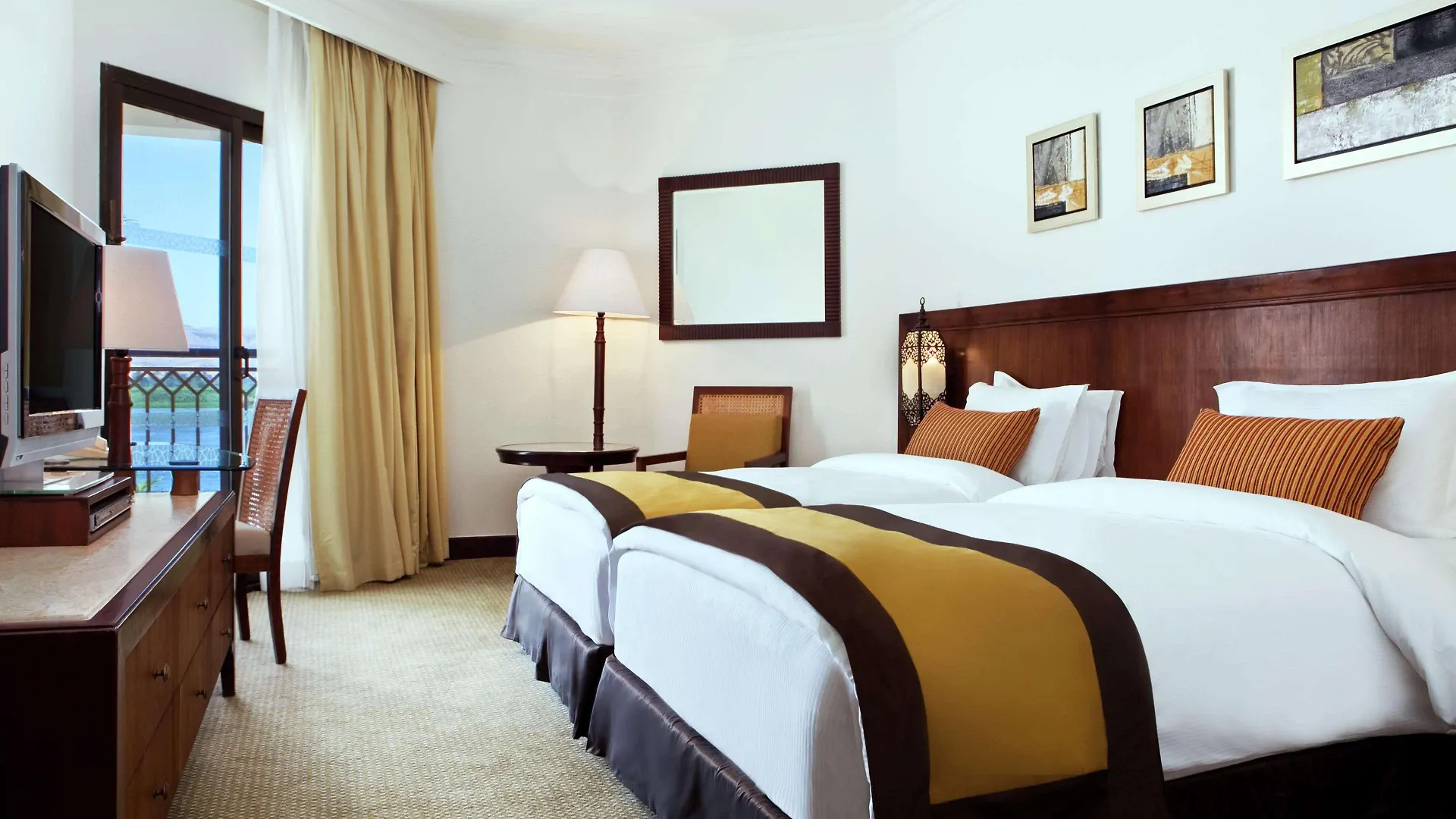 Hilton Luxor Resort & Spa