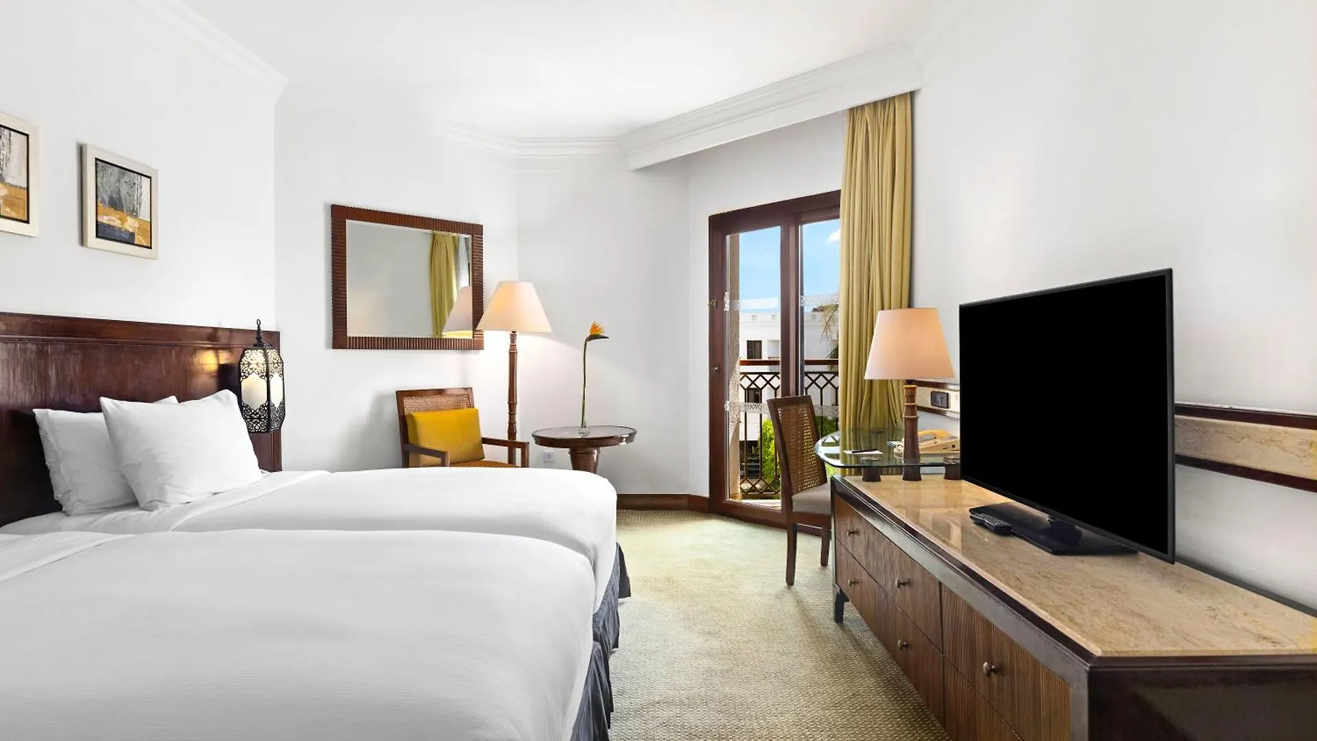 Hilton Luxor Resort & Spa
