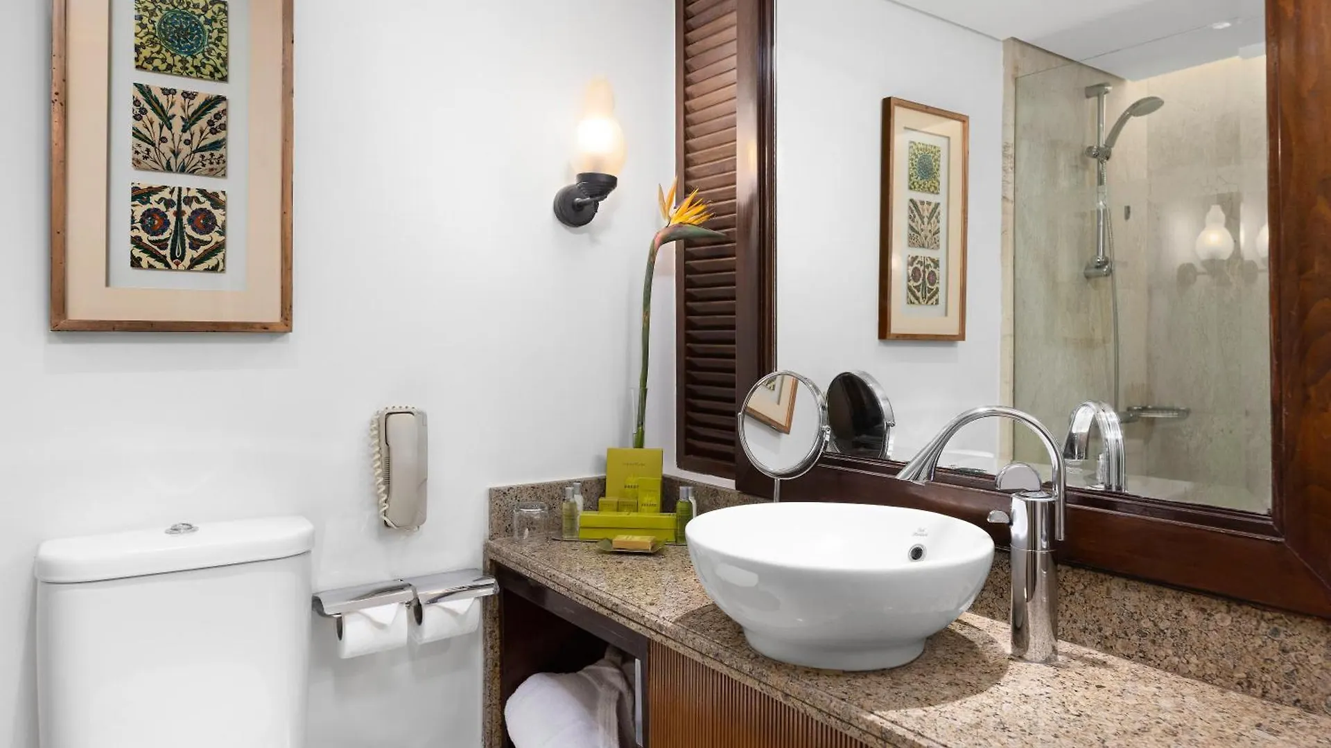 Hilton Luxor Resort & Spa