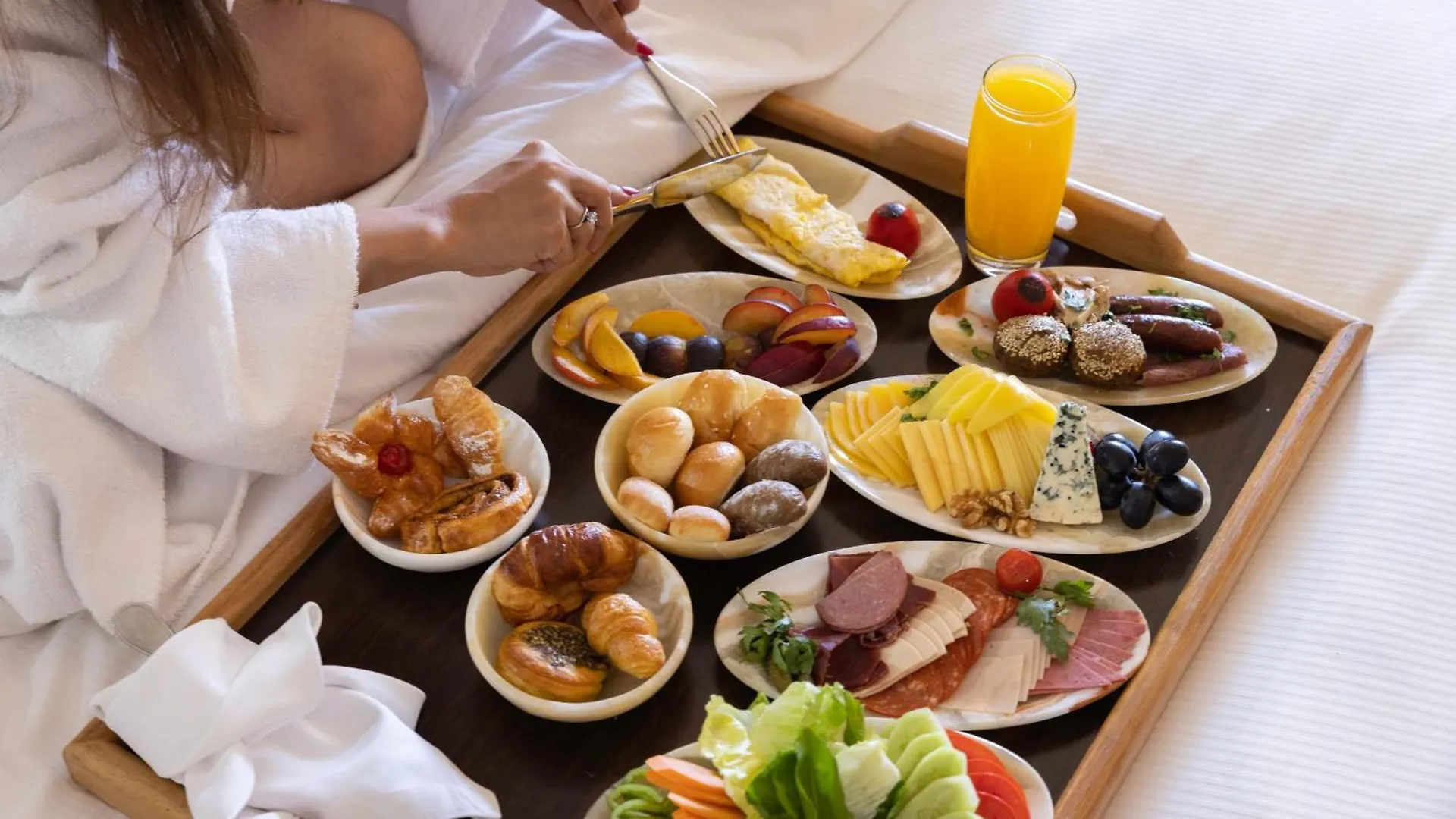 Hilton Luxor Resort & Spa