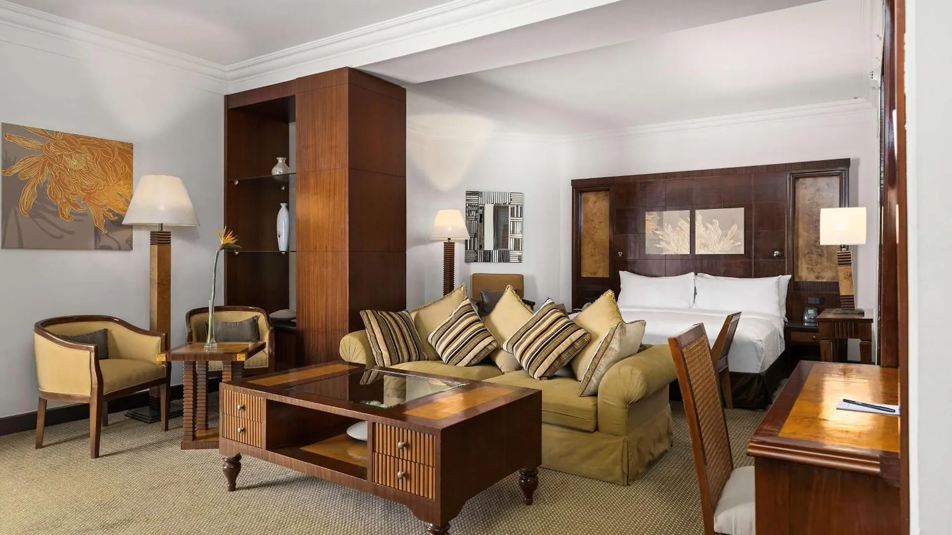 Hilton Luxor Resort & Spa