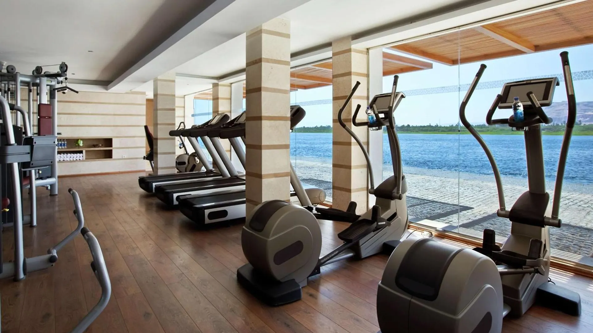 Hilton Luxor Resort & Spa
