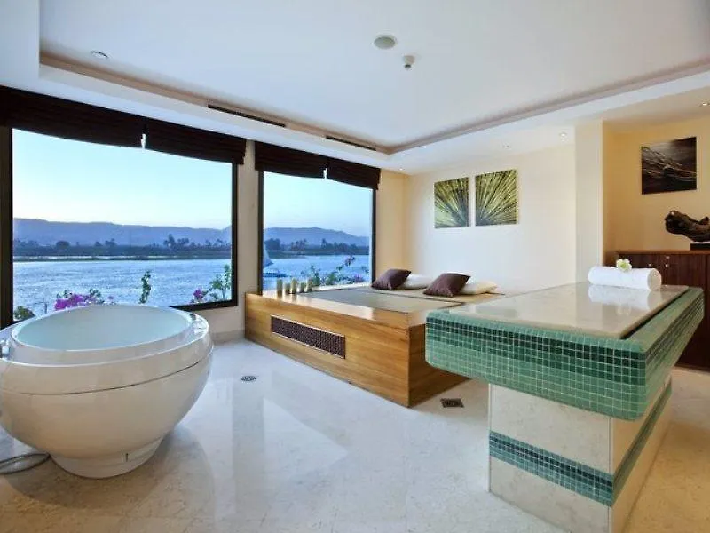 Hilton Luxor Resort & Spa